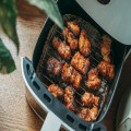 Hoeveel kWh verbruikt een airfryer van 1500 watt per maaltijd en wat kost dat in België